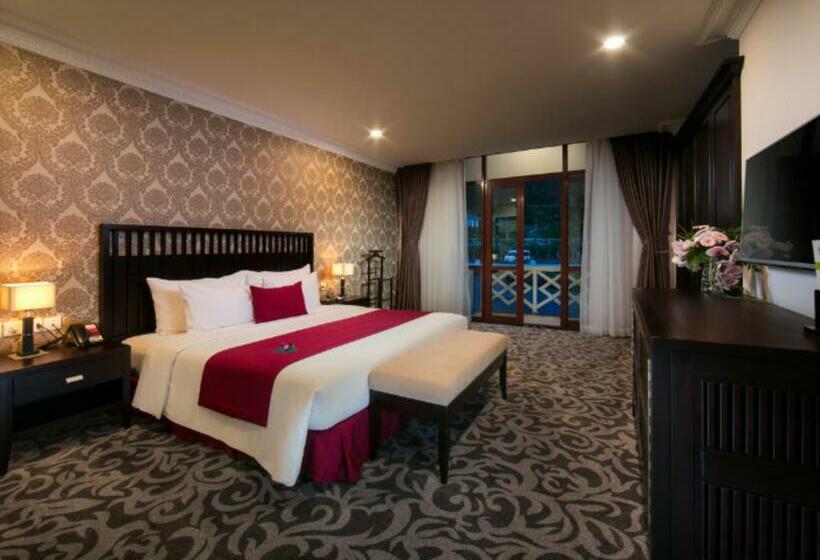 キングサイズベッドのスイートルーム, Swiss Belresort Tuyen Lam