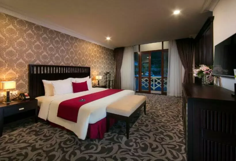 سوئیت با تخت بزرگ, Swiss Belresort Tuyen Lam