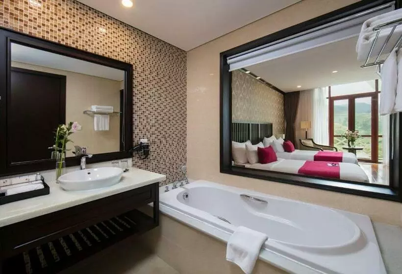 استودیو استاندارد با چشم‌انداز کوهستان, Swiss Belresort Tuyen Lam