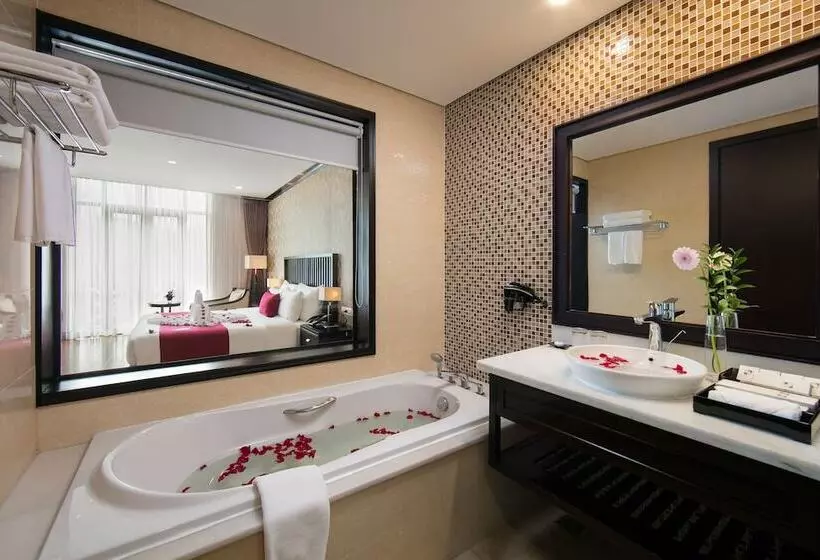 Deluxe Room Golf View, Swiss Belresort Tuyen Lam