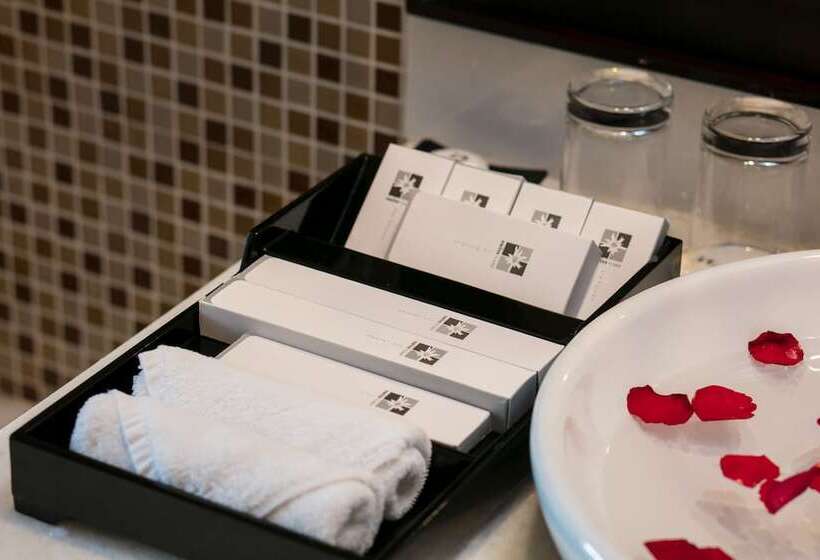 ゴルフ場ビューデラックスルーム, Swiss Belresort Tuyen Lam