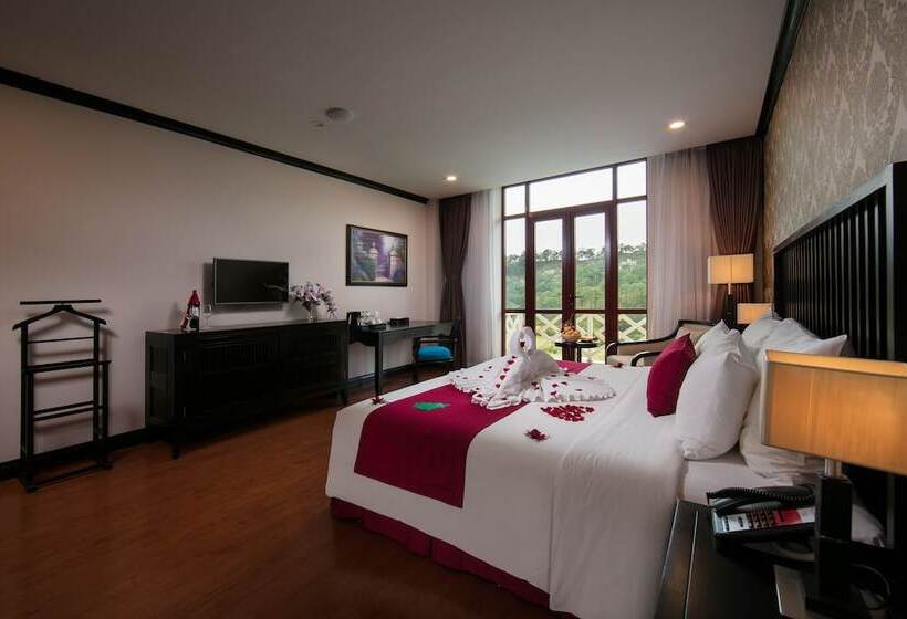 ゴルフ場ビューデラックスルーム, Swiss Belresort Tuyen Lam