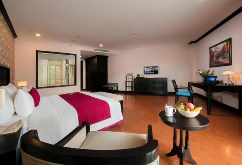 キングサイズベッドのスイートルーム, Swiss Belresort Tuyen Lam