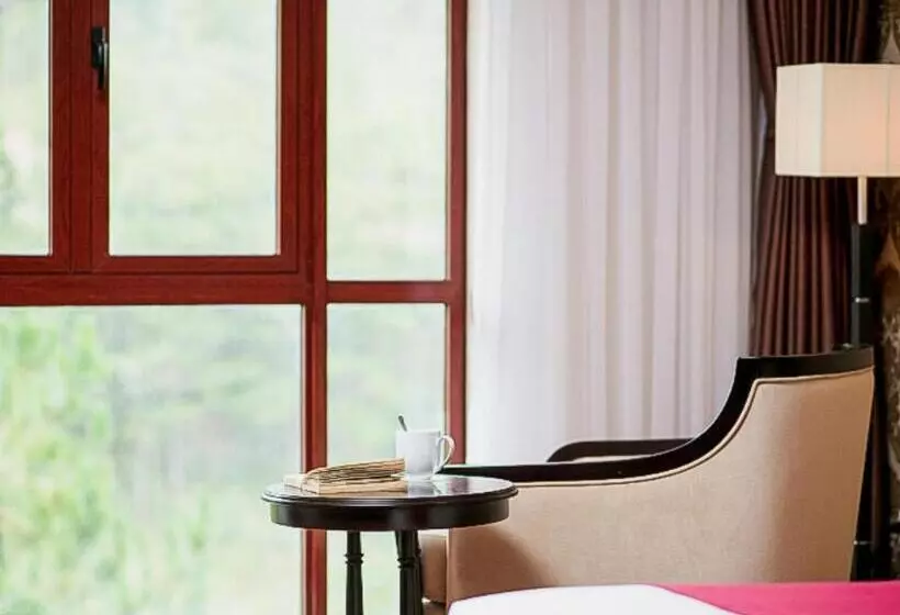 استودیو استاندارد با تخت کینگ, Swiss Belresort Tuyen Lam