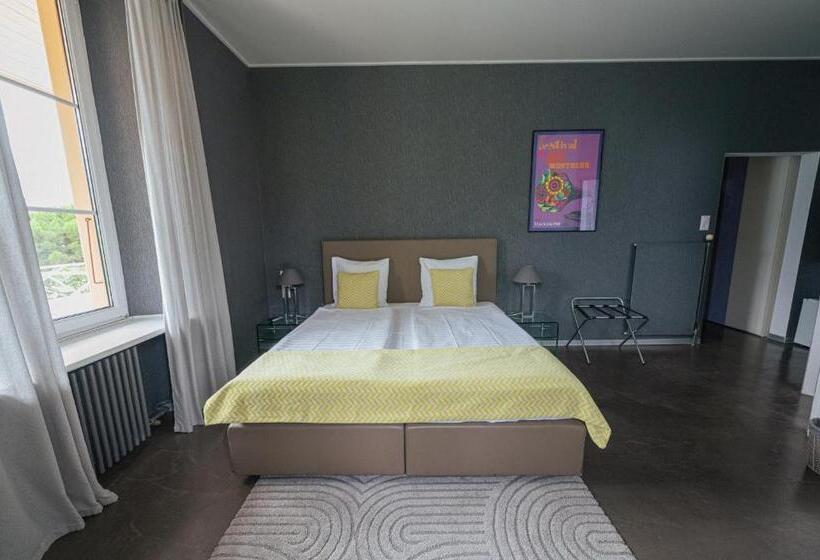 Deluxe Zimmer Kingsize Bett, Jetty Montreux