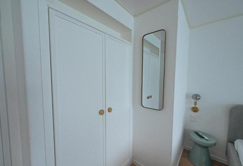 Номер Deluxe, Jetty Montreux