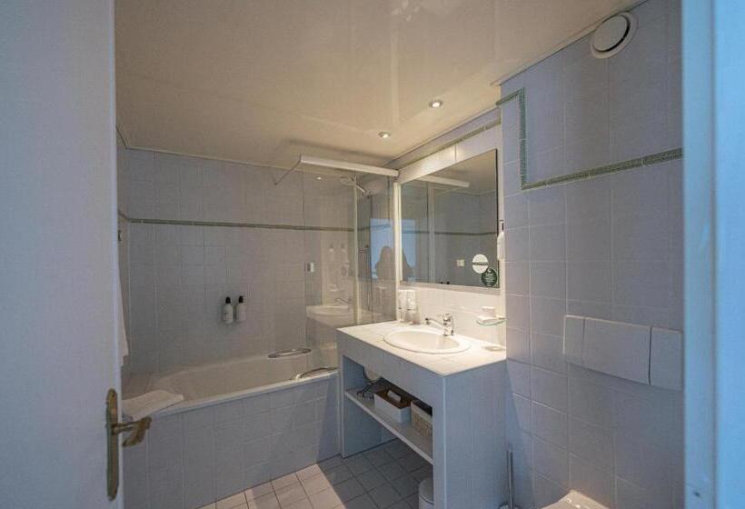 Номер Deluxe, Jetty Montreux