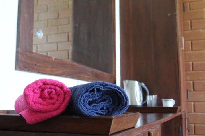 غرفة قياسية مزوَّدة بشُرفة, Windy Hanthana