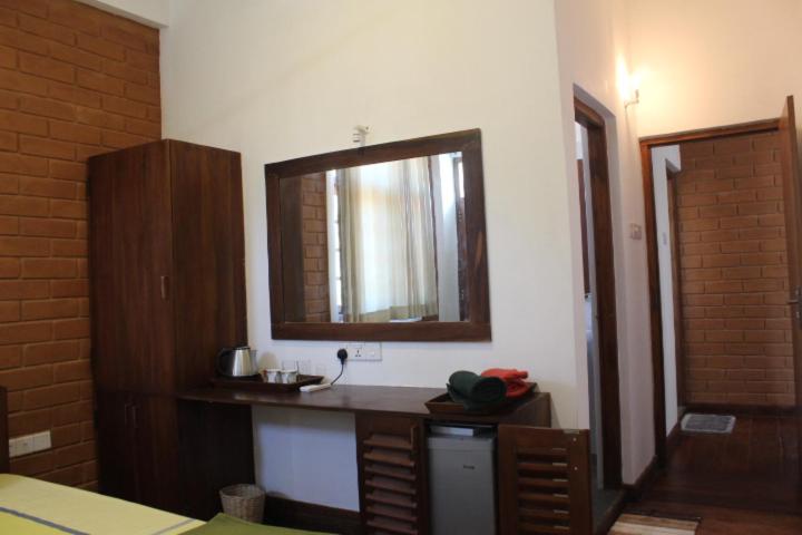 غرفة ديلوكس ثلاثية, Windy Hanthana