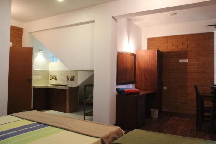 غرفة ديلوكس ثلاثية, Windy Hanthana