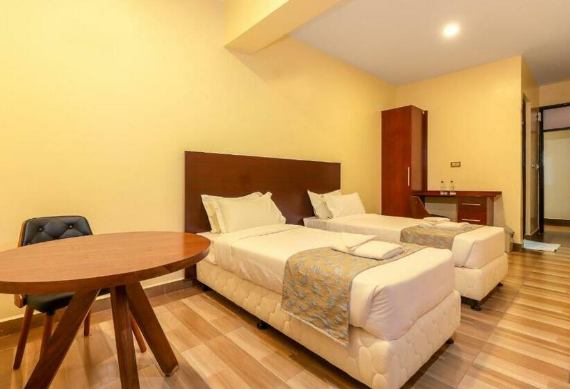 اتاق سوپریور, Dallas Premiere