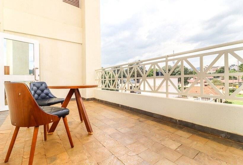 اتاق لوکس, Dallas Premiere