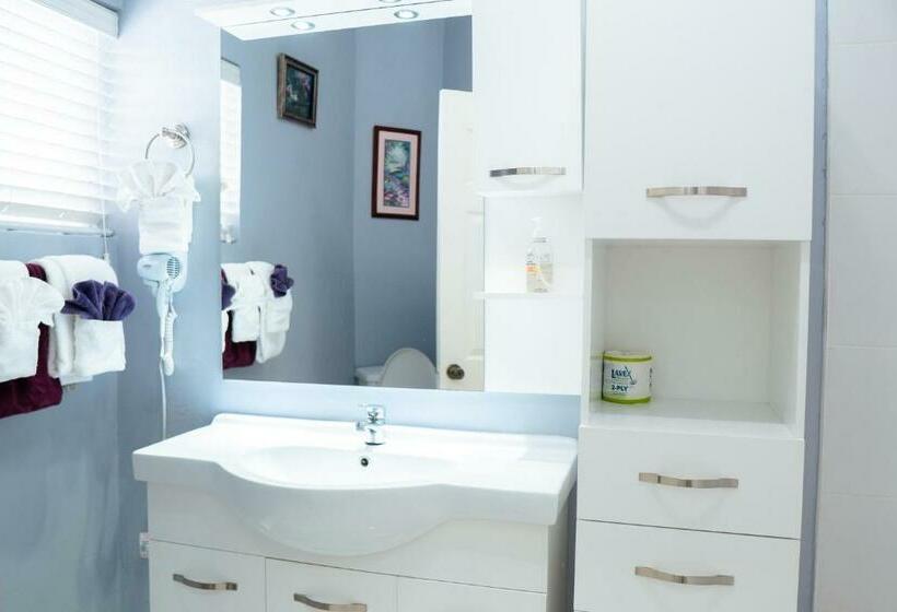 Deluxe Suite Sea View, Lavender Moon Villas