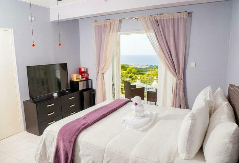 اتاق لوکس با بالکن و چشمانداز دریا, Lavender Moon Villas