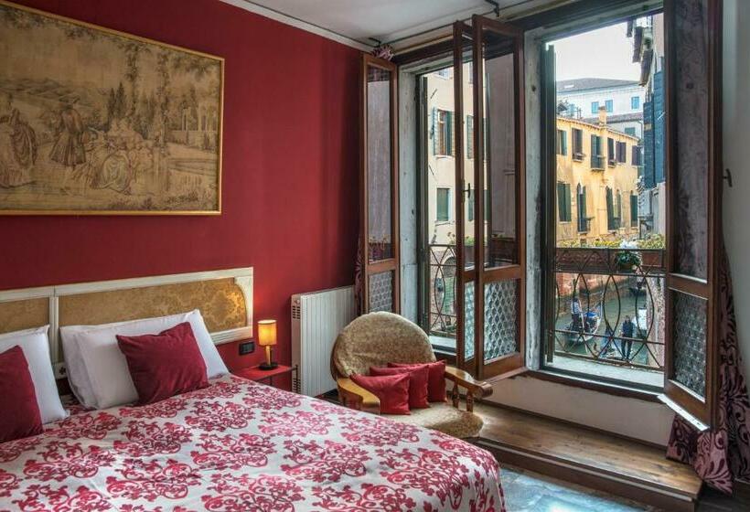 اتاق استاندارد با بالکن, Tre Sestieri Terrace   Canal View 2024