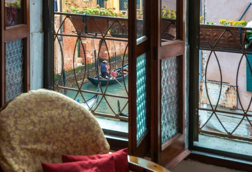 اتاق استاندارد با بالکن, Tre Sestieri Terrace   Canal View 2024