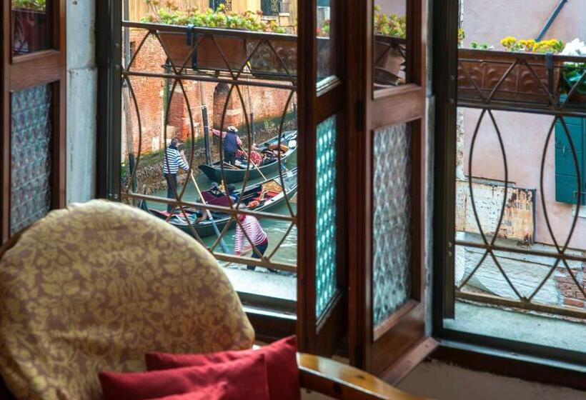 اتاق استاندارد با بالکن, Tre Sestieri Terrace   Canal View 2024