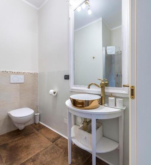 اتاق استاندارد با بالکن, Tre Sestieri Terrace   Canal View 2024