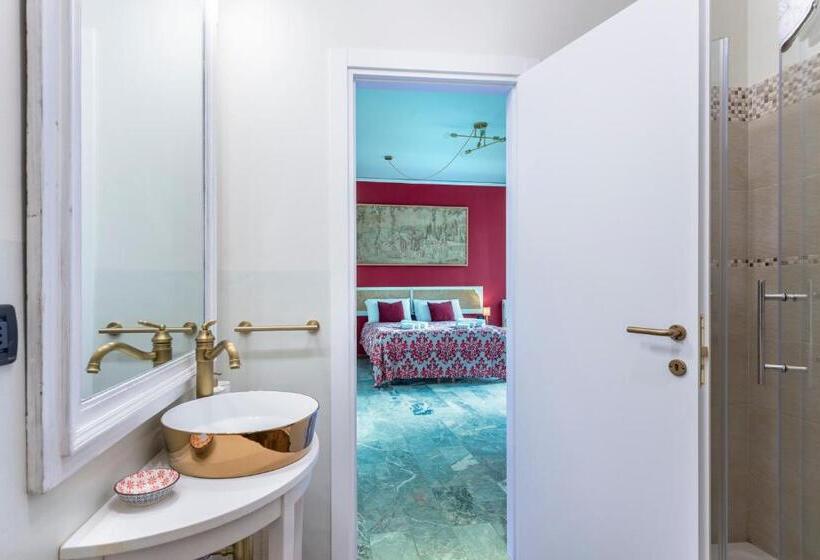 اتاق استاندارد با بالکن, Tre Sestieri Terrace   Canal View 2024