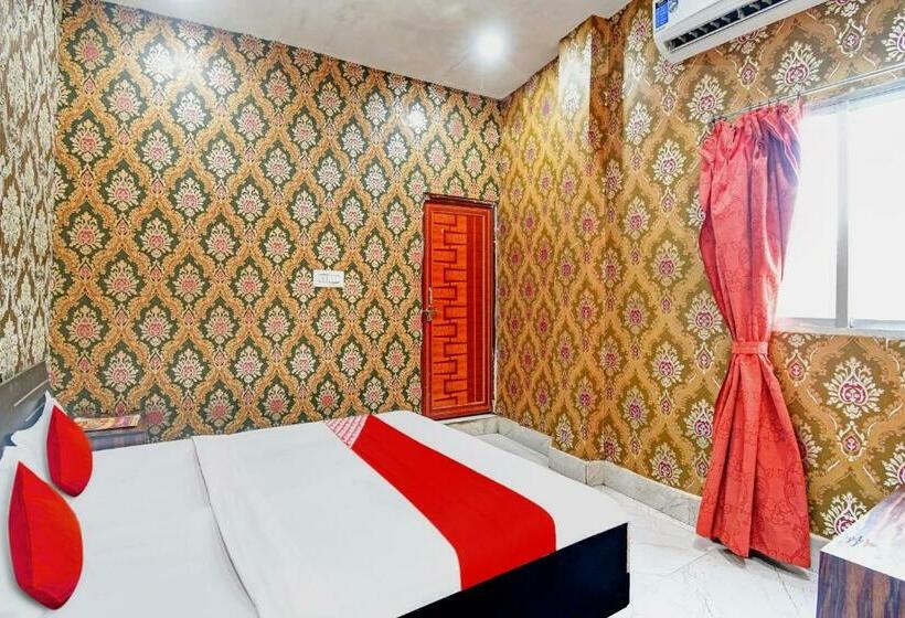 חדר קלאסי לשלושה, Collection O Hindustan Vila