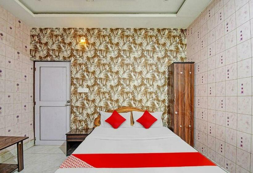 חדר קלאסי לשלושה, Collection O Hindustan Vila