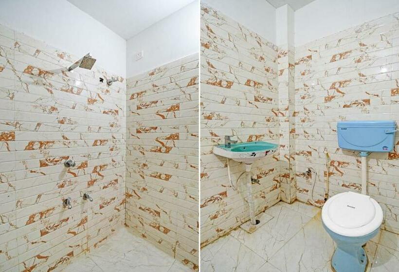 חדר קלאסי לשלושה, Collection O Hindustan Vila