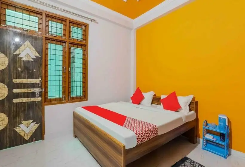 Classic Kolmen Hengen Huone, Oyo Flagship Easy Homes