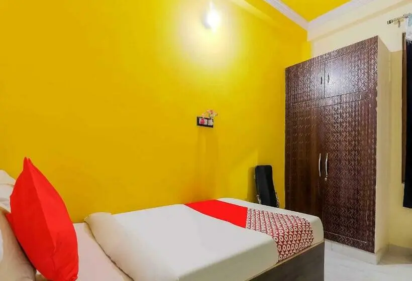 Classic Kolmen Hengen Huone, Oyo Flagship Easy Homes