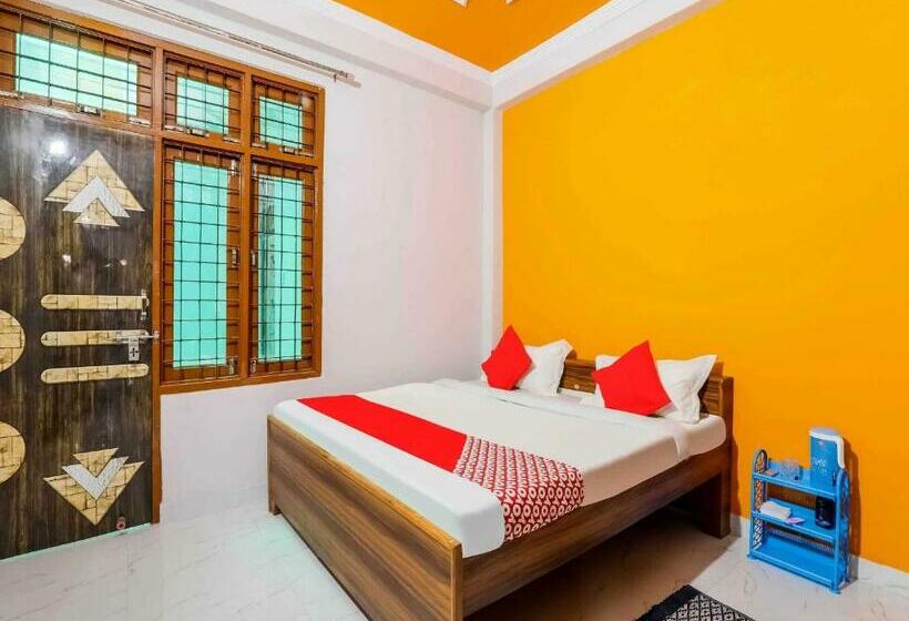 トリプルクラシックルーム, Oyo Flagship Easy Homes