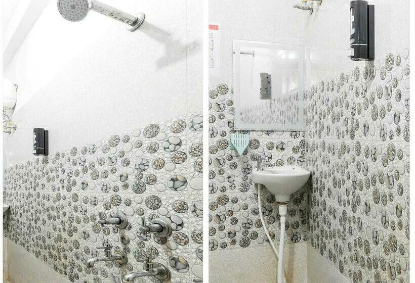 トリプルクラシックルーム, Oyo Flagship Easy Homes