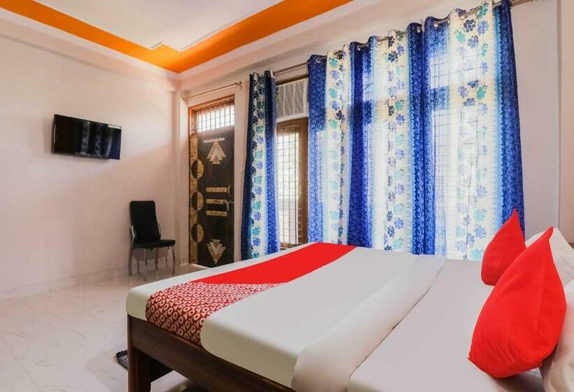 デラックストリプルルーム, Oyo Flagship Easy Homes