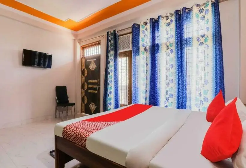 Deluxe Kolmen Hengen Huone, Oyo Flagship Easy Homes