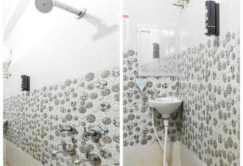 デラックストリプルルーム, Oyo Flagship Easy Homes