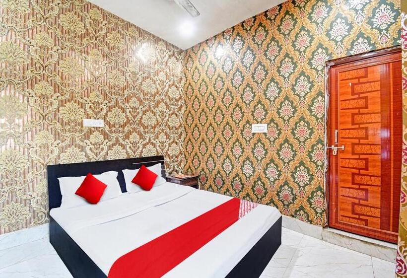 חדר קלאסי לשלושה, Collection O Hindustan Vila