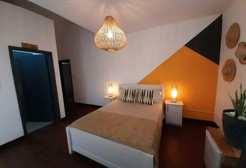 اتاق لوکس, Eden Villa
