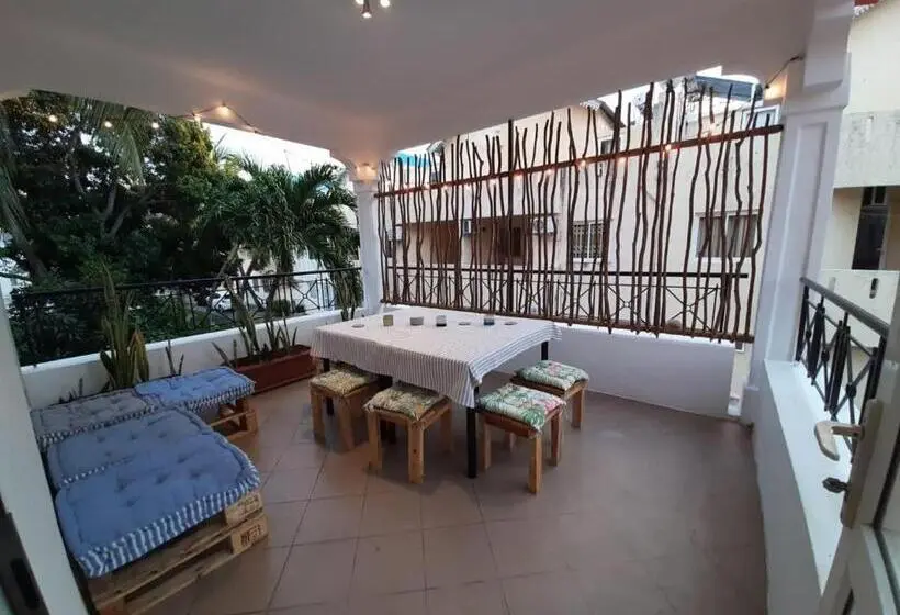 اتاق لوکس, Eden Villa