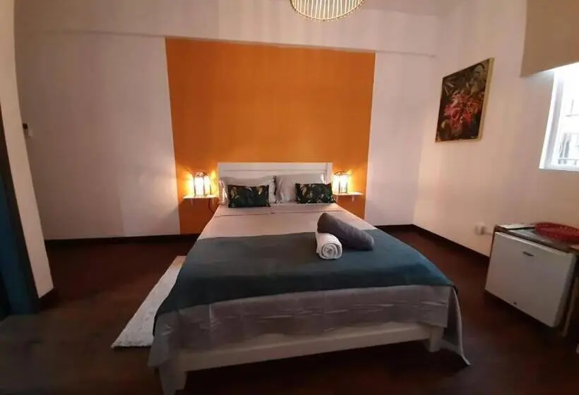 اتاق لوکس, Eden Villa