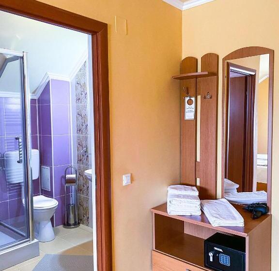 디럭스 트리플 룸, Pensiunea Tirol Baile Felix