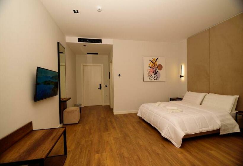 חדר דלוקס, Central