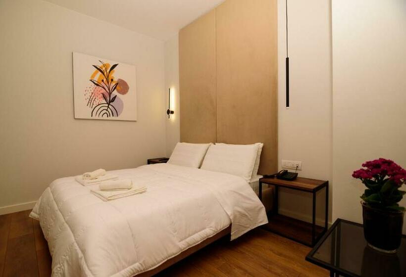 חדר דלוקס, Central