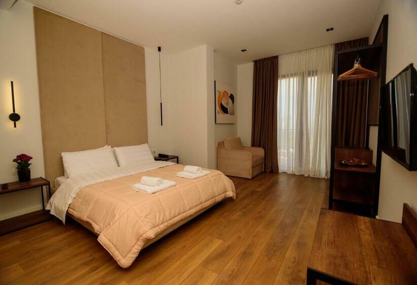 חדר דלוקס, Central