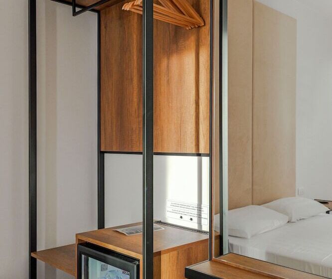 חדר דלוקס, Central