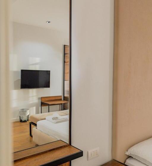 חדר דלוקס, Central