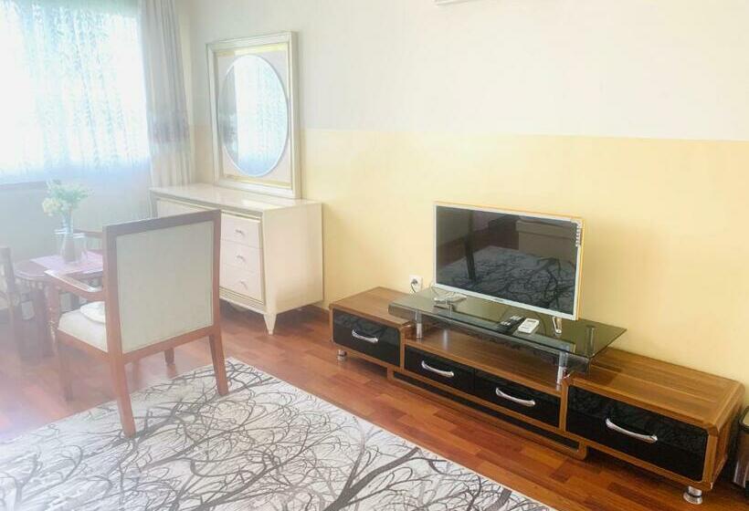 سوییت با چشمانداز باغ, Hôtel Sky Blue Mada