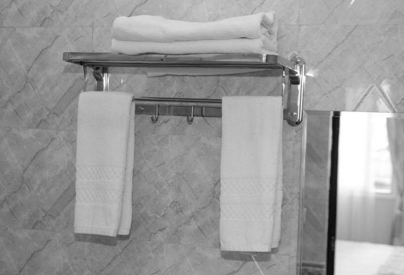 اتاق خانوادگی, Hôtel Sky Blue Mada