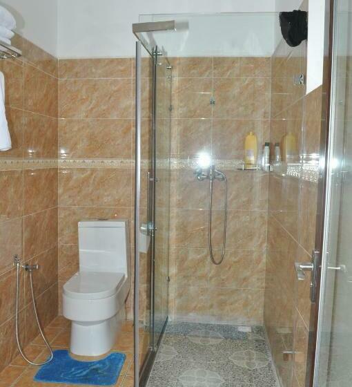 اتاق خانوادگی, Hôtel Sky Blue Mada