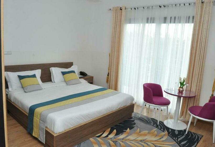 اتاق لوکس, Hôtel Sky Blue Mada