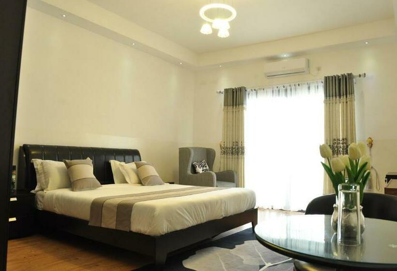 سوییت با چشمانداز استخر, Hôtel Sky Blue Mada