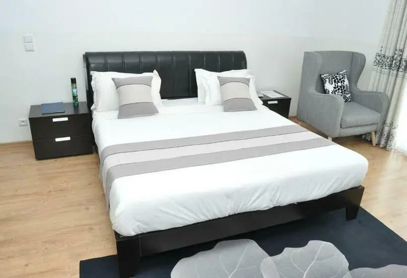 سوییت با چشمانداز استخر, Hôtel Sky Blue Mada