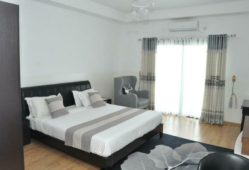 سوییت با چشمانداز استخر, Hôtel Sky Blue Mada